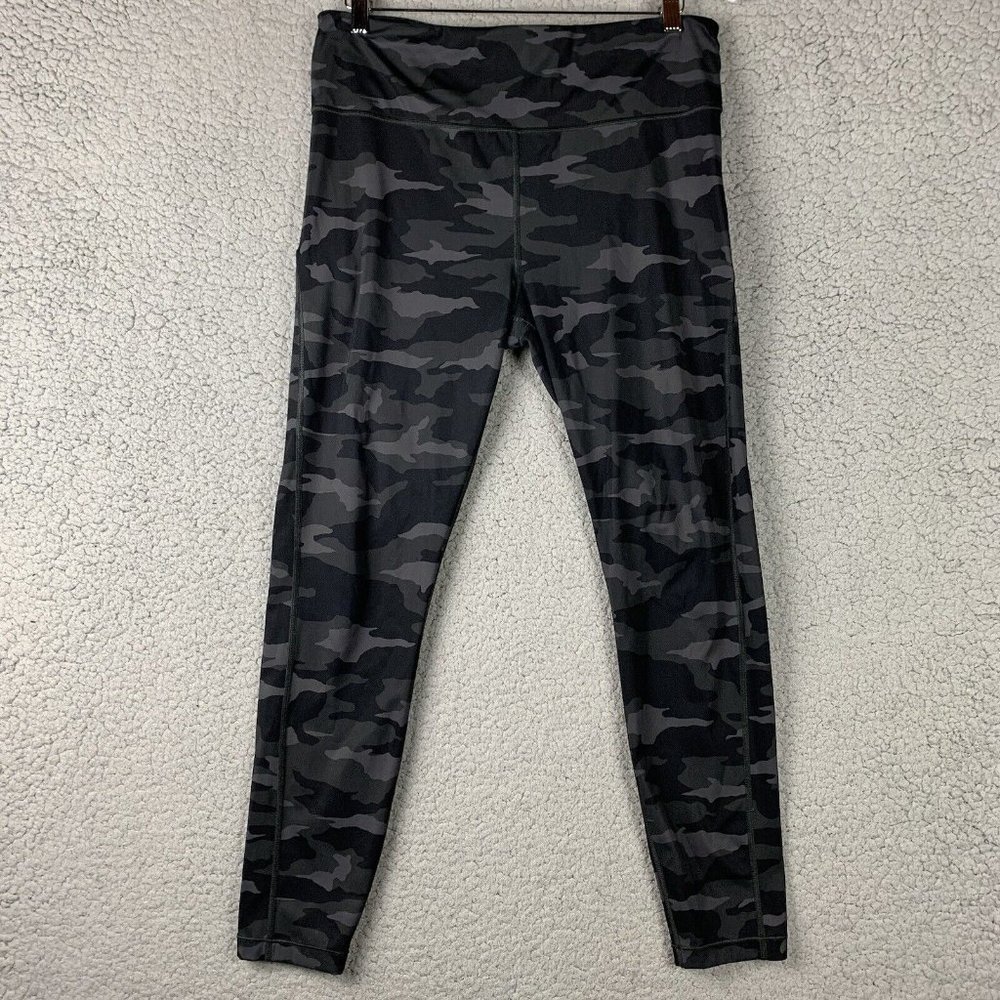 Athleta Ultimate Stash Pocket 7/8 Tight Leggings Pants Camo LT SEAM NEEDS REPAIR